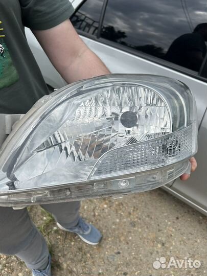 Левая фара toyota belta 2009 рест KSP92, 1krfe