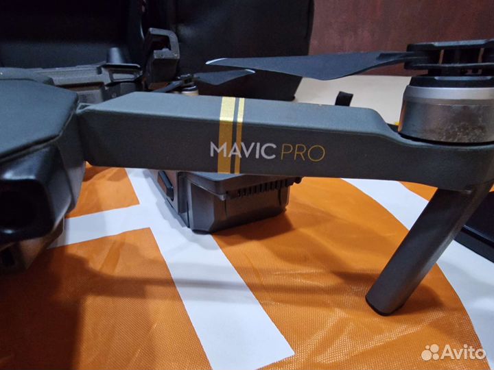 Квадрокоптер DJI Mavic PRO