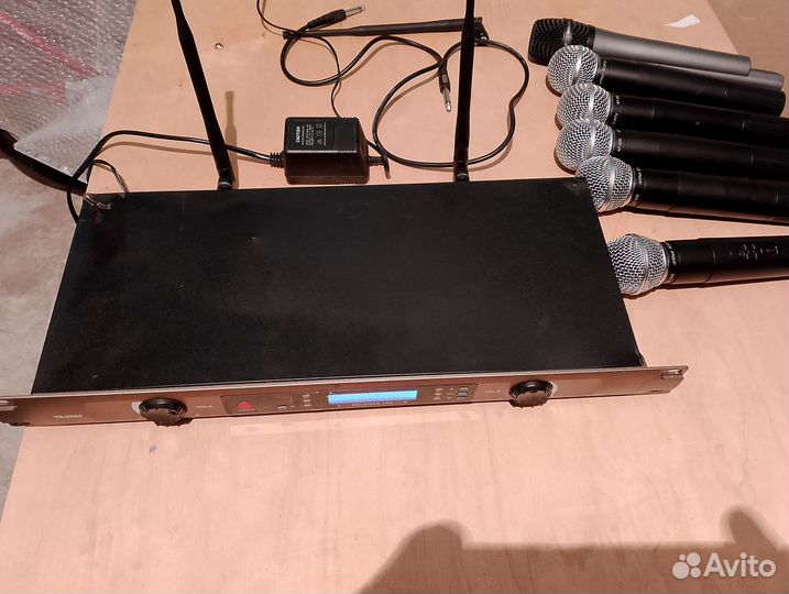 Вокальная радиосистема Arthur Forty YS-232U