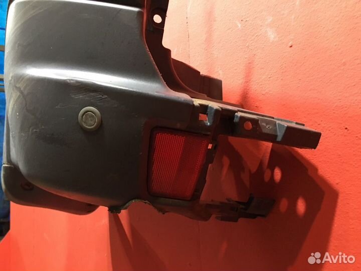 Бампер задний левый Mitsubishi Pajero SUV 4M41