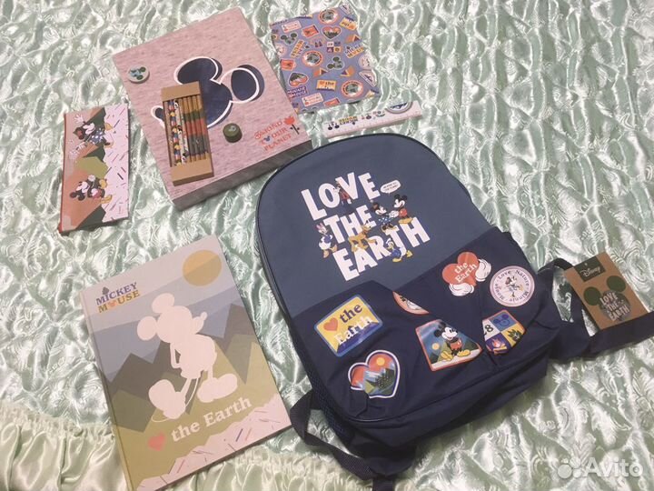 Новый детский портфель с канцелярией фирмы Disney