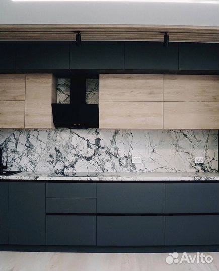 Кухня прямая под потолок