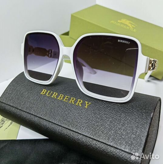 Солнцезащитные очки Burberry