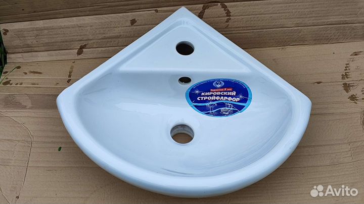 Умывальник угловой (раковина)