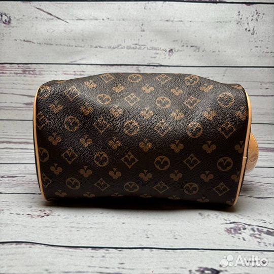 Дорожная косметичка в стиле Louis Vuitton