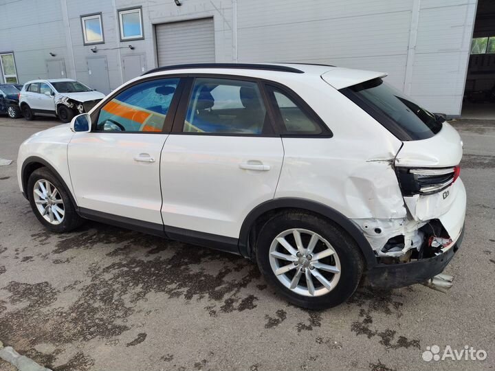 Audi Q3 2.0 AMT, 2014, битый, 249 597 км