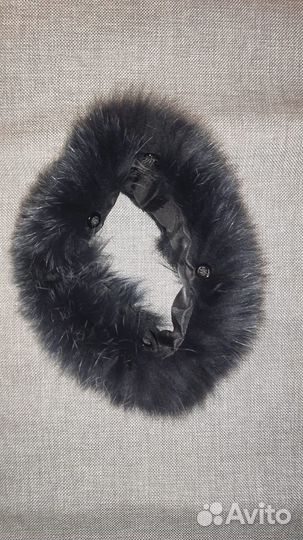 Манжеты и опушка из меха песца
