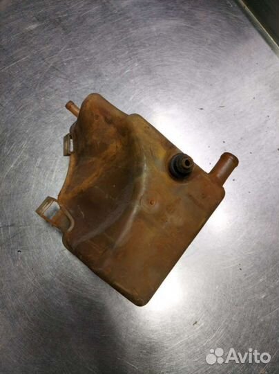 Расширительный бачок Renault Laguna 1 7700823704