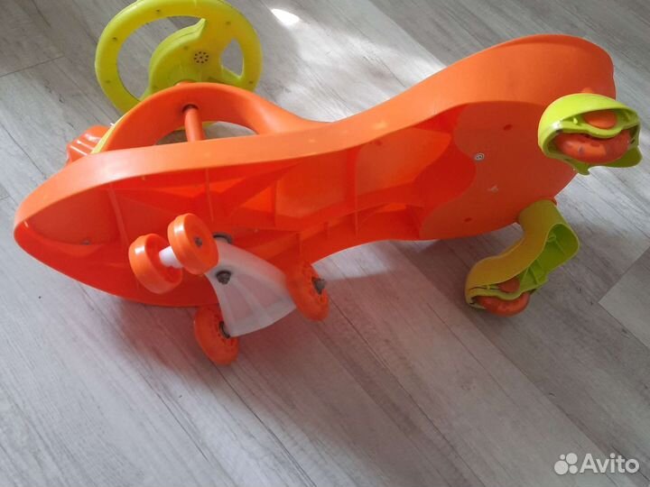 Машинка бибикар