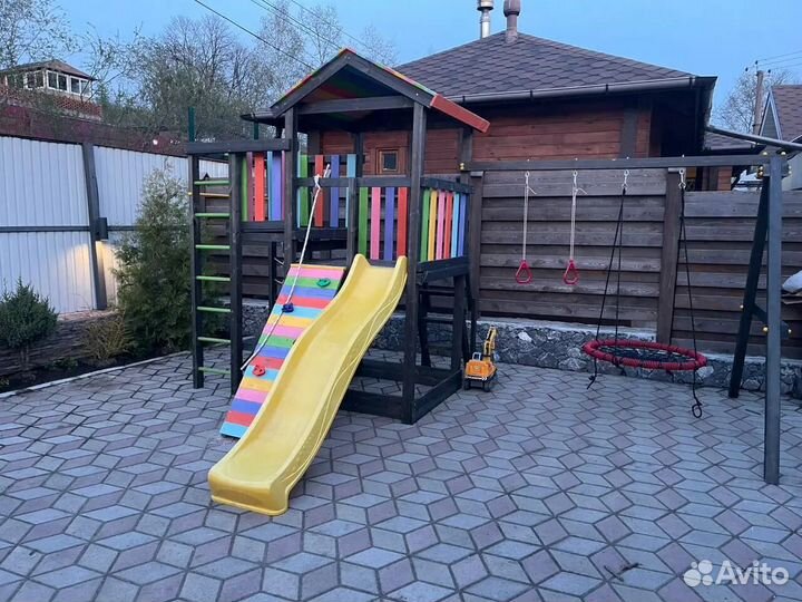 Детский комплекс с горкой