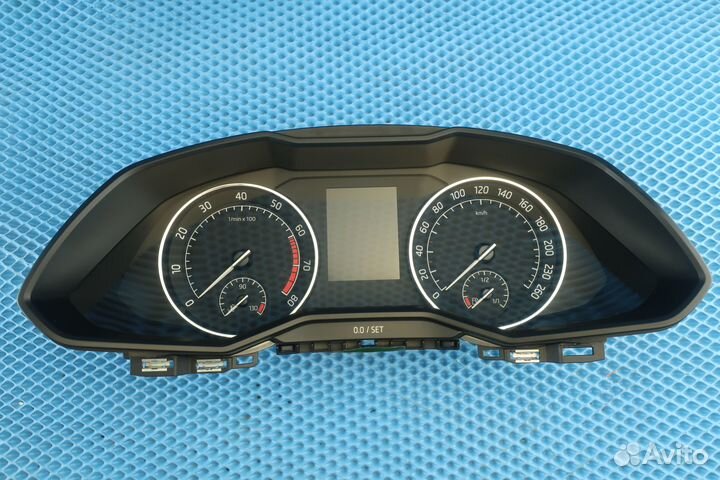 Панель приборов Skoda Superb 3