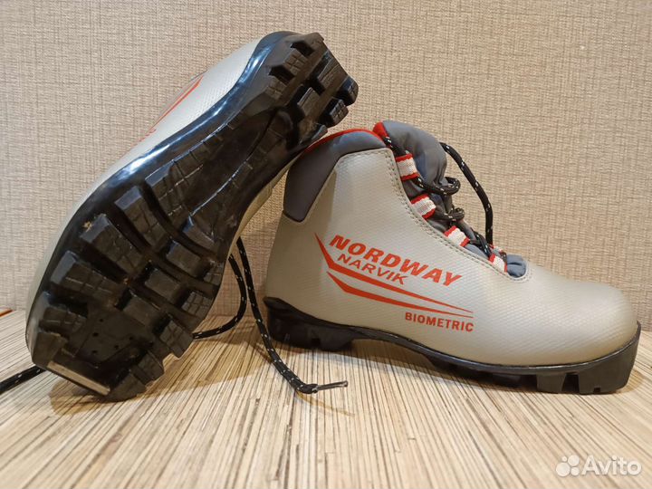 Лыжные ботинки классические