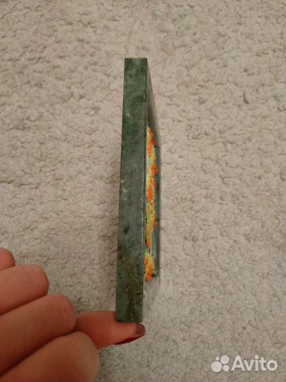 Панно из камня змеевик