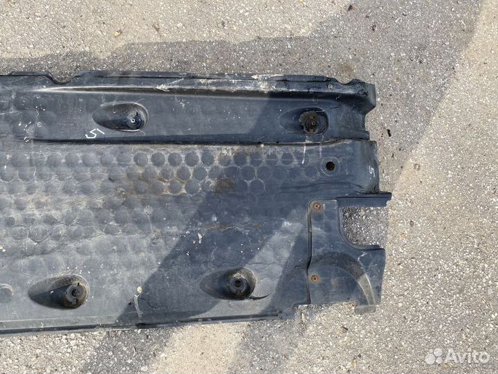 Защита пола передняя левая VW Passat B6