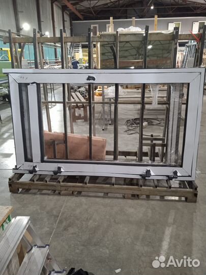 Дверь алюминиевая