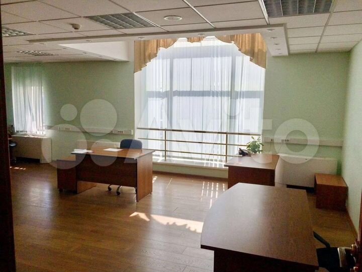 Здание, 1115 м²