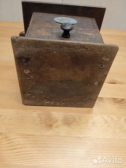 Кофемолка ручная старинная