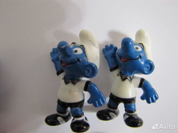 Киндер смурфы- футболисты