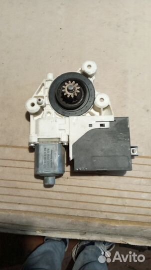 Стеклоподъемник правый задний ford Focus 2