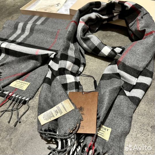 Шарф в коробке с документами burberry