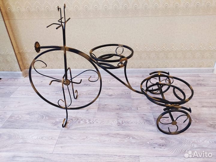 Подставка для цветов напольная металлическая