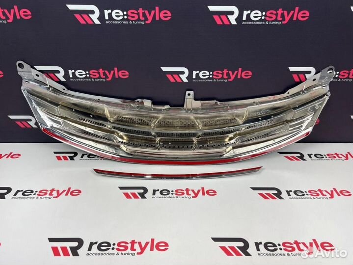 Решетка радиатора Toyota Camry 55 14-17 N2281