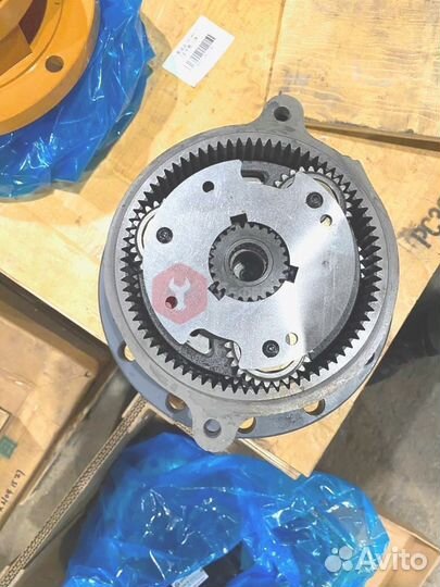 Поворотный редуктор Hitachi ZX210-3 9260804