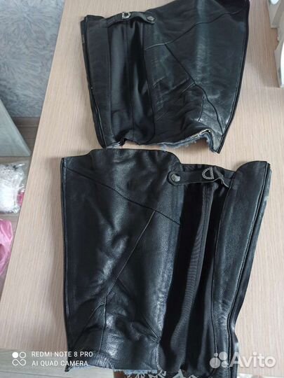 Куски чёрной кожи и меха