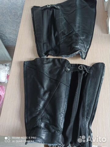 Куски чёрной кожи и меха