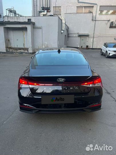 Hyundai Elantra 2.0 AT, 2022, 10 450 км