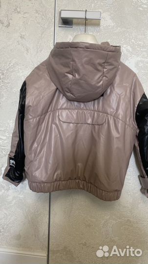 Курточка-ветровка для девочки (размер 122-128)