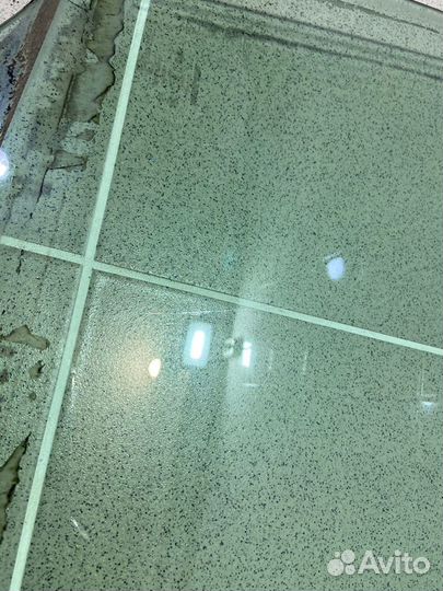 Стекло в дверь переднее правое Nissan Teana J32