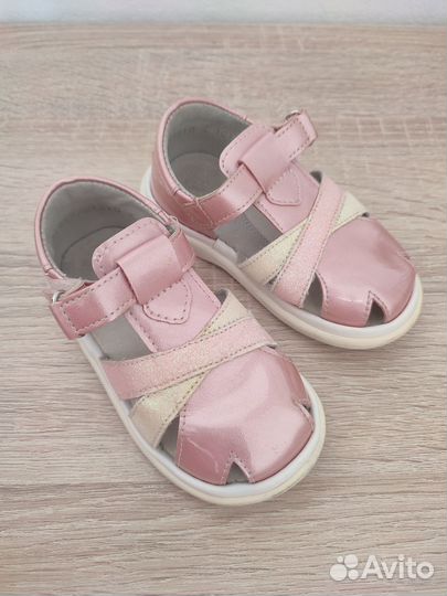 Сандали на девочку