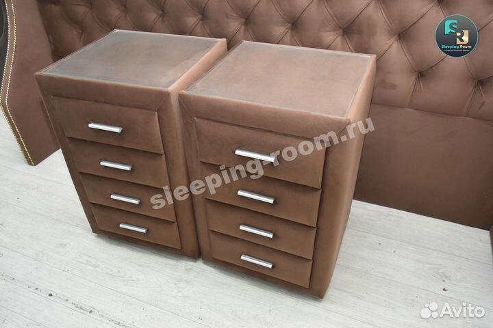 Две прикроватные тумбы