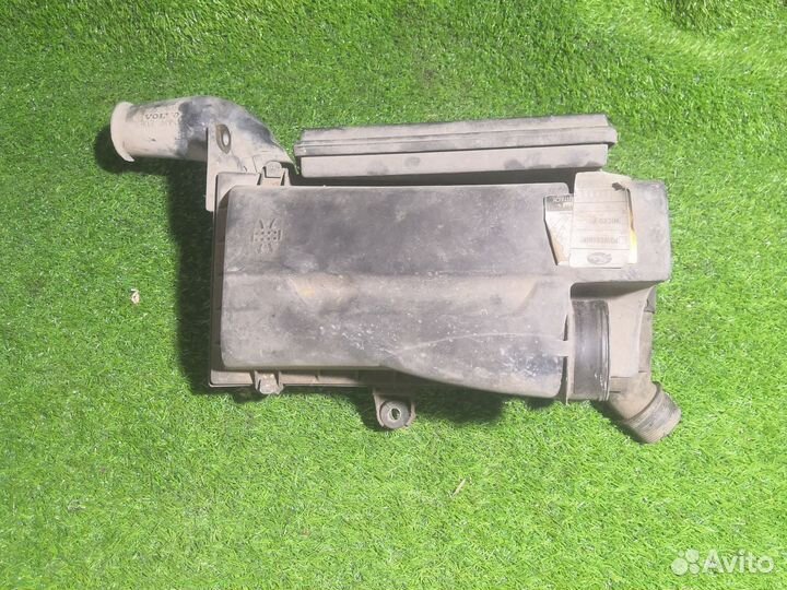 Корпус воздушного фильтра Volvo s40 1