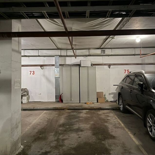 Машиноместо, 18 м²