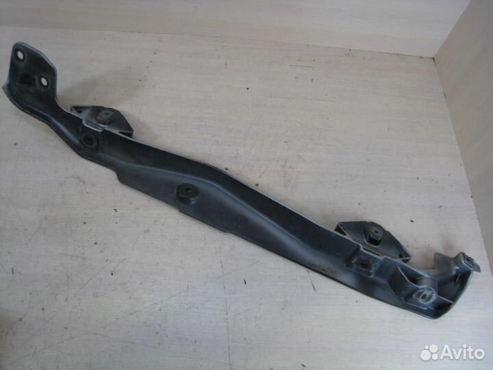 Кронштейн крыла правого переднего Renault Laguna