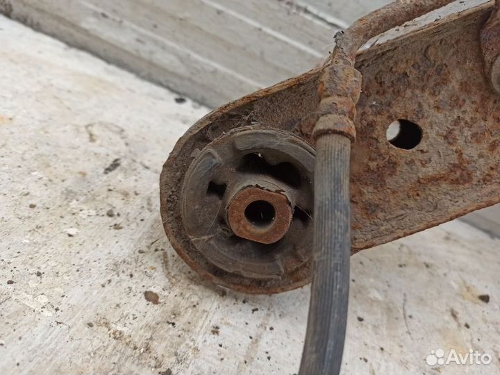 Рычаг задний поперечный 52088422AB