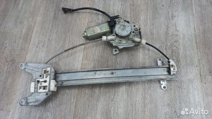 Стеклоподъемник задний правый Nissan Almera N15