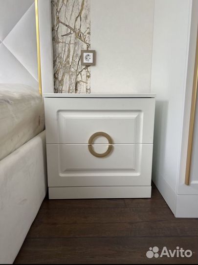 Тумба прикроватная белая