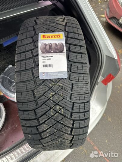 Зимняя резина 255 45 20