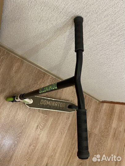 Трюковой самокат Dominator б/у
