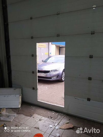 Врезка калитки в секционные ворота