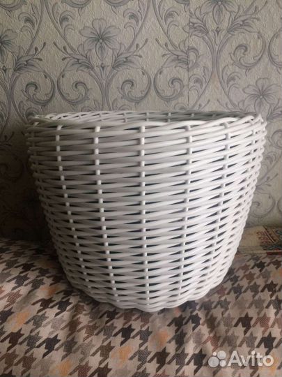 Кашпо для цветов из ротанга