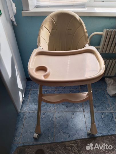 Стульчик для кормления Luxmom цвет бежевый