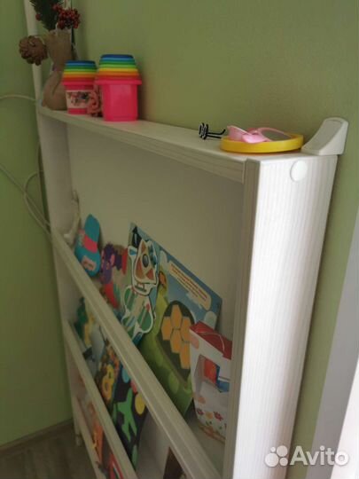 Полка для книг монтессори