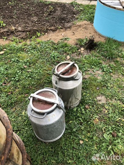 Фляга 2 штуки + бочка алюминиевая, примерно 300 л