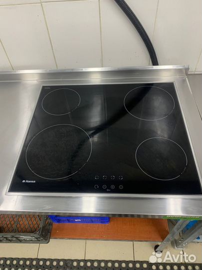 Стол с встроенной плитой