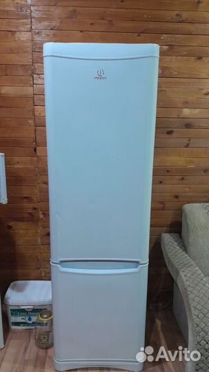 Холодильник indesit