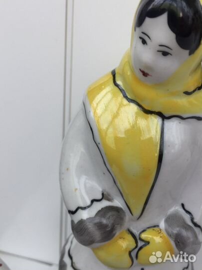 Фарфоровая статуэтка «Зима»